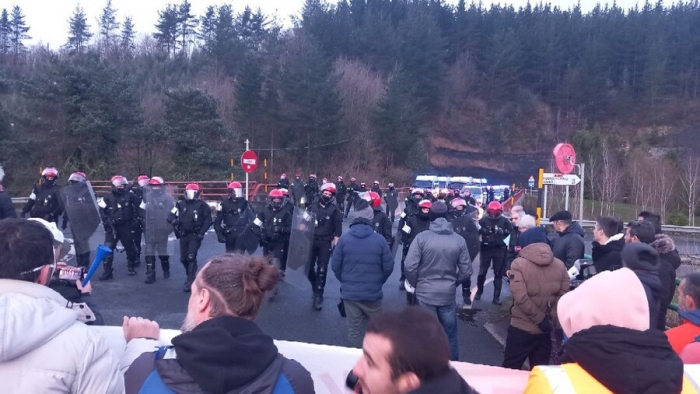 Tubos Reunidoseko CNTko sail sindikalak enplegu-erregulazioko espedientea errefusatu eta berehala kentzea eskatu du